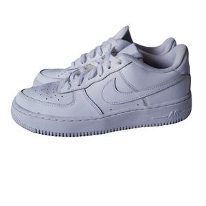 Women’s size 8 NIKE Air Force 1
